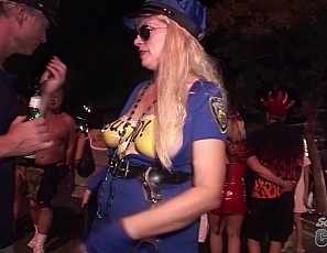 011110_fantasy_fest_girls_flashing_tits_pussy_and_random_party_girls_lick_pussy_in_public_bar