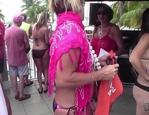 022314_amateur_wet_tshirt_contest_with_huge_boob_women_at_the_famous_dantes_pool_party_during_fantsy_fest_key_west