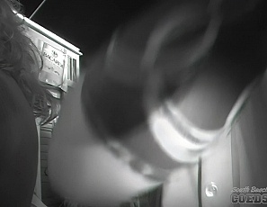 033106_uncut_raw_night_out_during_spring_break_searching_for_girls_to_flash_and_wet_tshirt_contest_in_the_middle