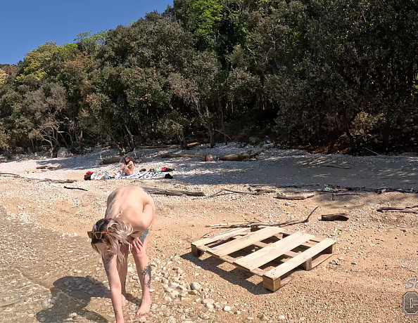 Voyeuristic Video With Sam Dora And Cheri Naked And Afraid On A Adriatic Beach Playing W/ Chalk Art