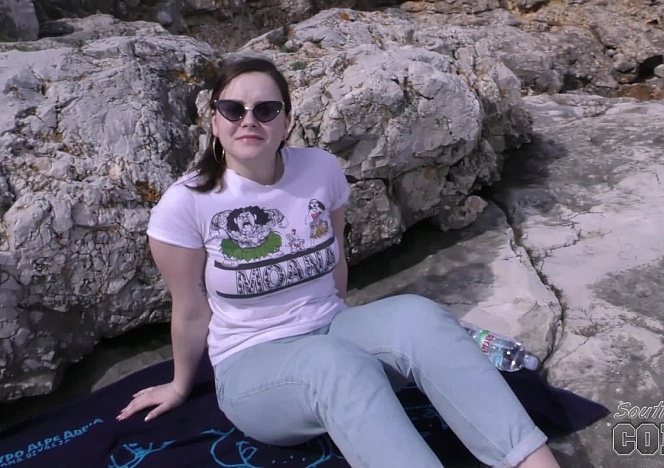 070519_vanessa_klein_masturbating_on_a_rocky_beach_while_on_vacation_in_croatia