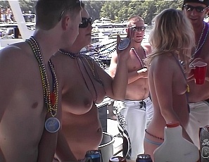 083008_wild_party_chicks_on_the_lake_of_the_ozarks_going_wild