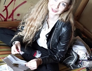 091216_on_vacation_with_some_hot_models_at_a_music_festival_and_the_hot_blonde_samanta_masturbates_with_a_dildo