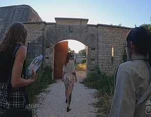 091622_hot_ginger_model_brille_masturbating_on_an_old_spanish_fort_with_her_friends_in_the_background